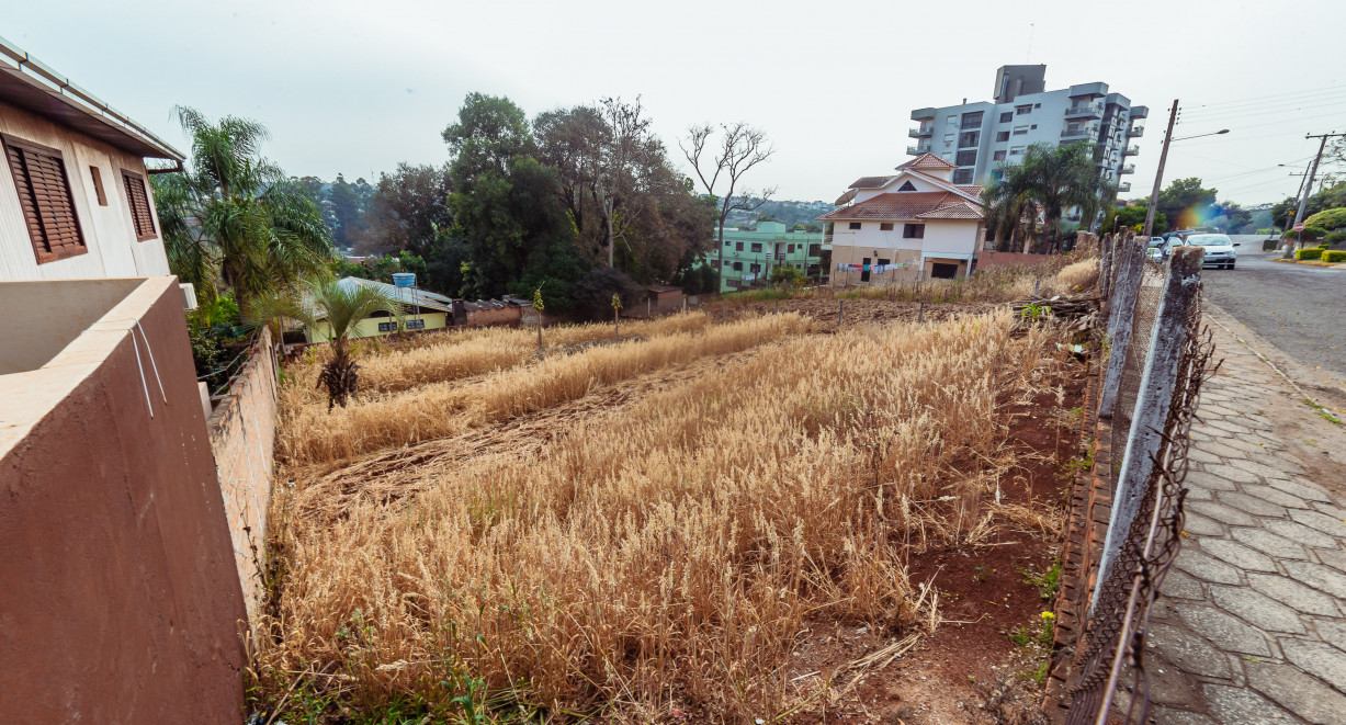 Quer construir? Temos o terreno Ideal! - Rua Marcilio Dias