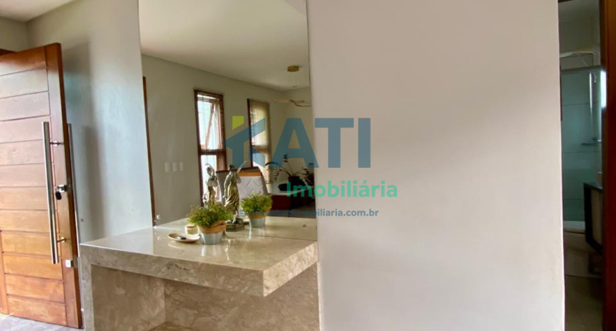 Casa com piscina no Bairro São Francisco - Rua Padre Eduardo Bogo
