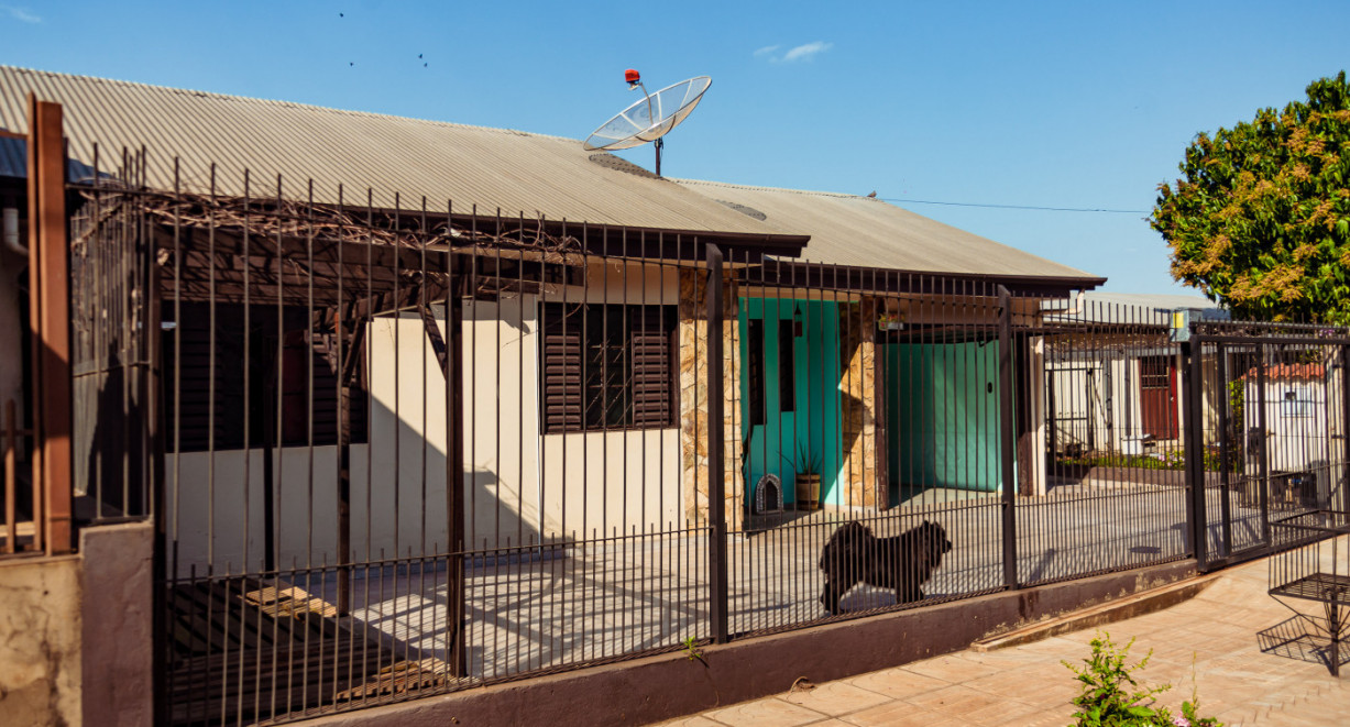 Casa de alvenaria, com boa localização. - Rua Edwino Fenner