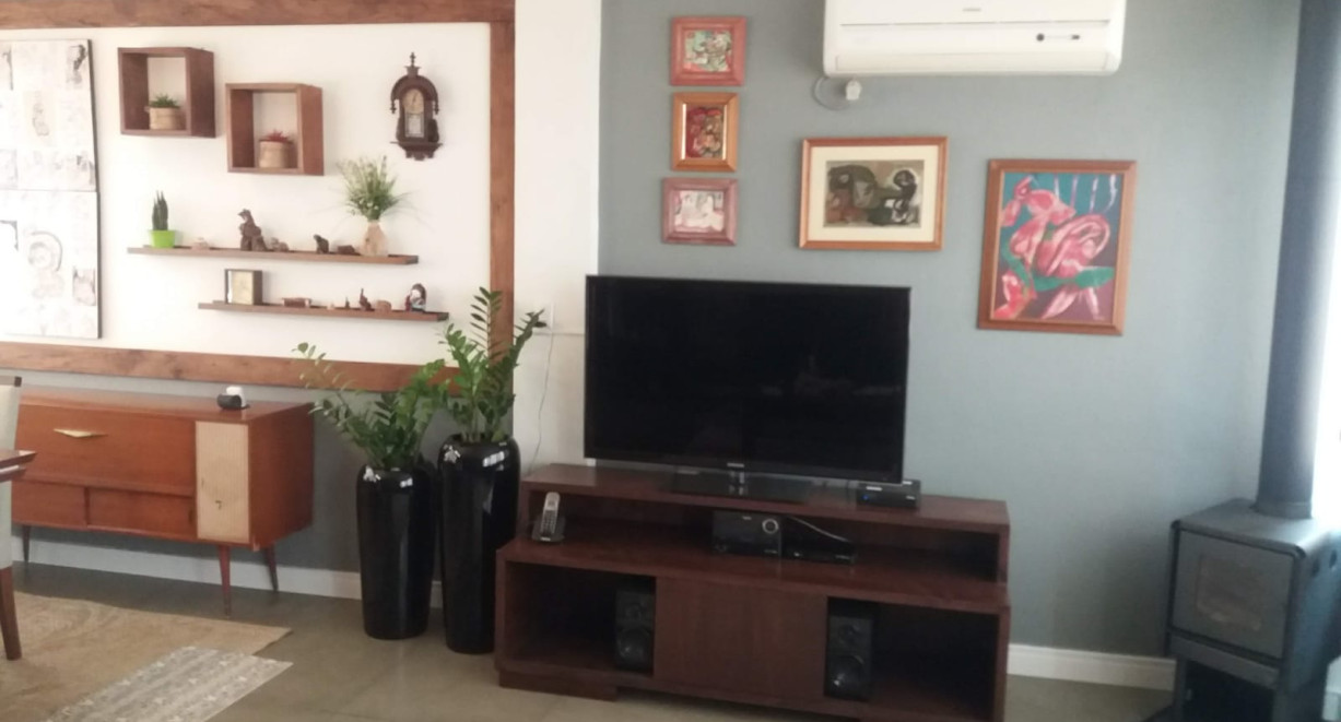 Casa semi mobiliada para locação no centro. - Rua João Dahne