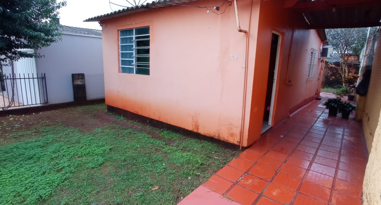 Casa a venda no bairro Planalto - Rua Professor Liberato Salzano