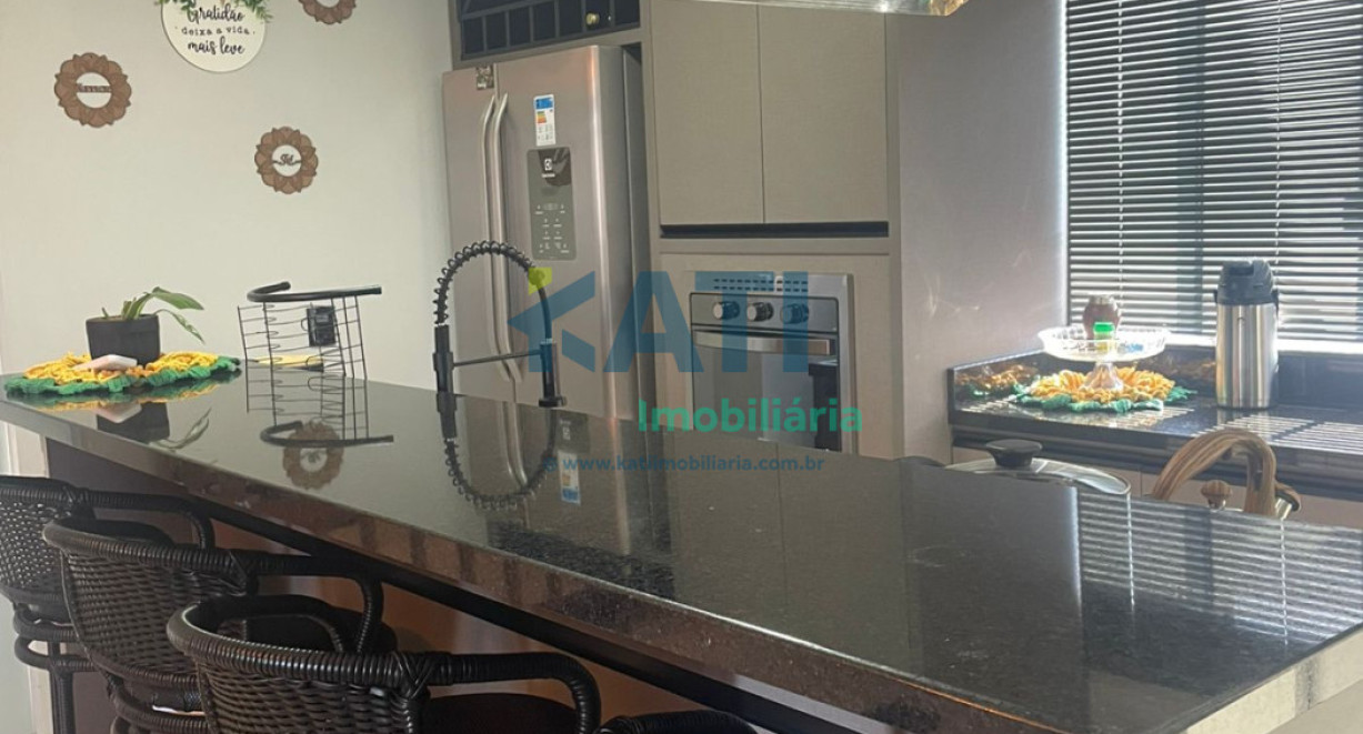 Apartamento mobiliado para locação - Rua Alvino Bieler