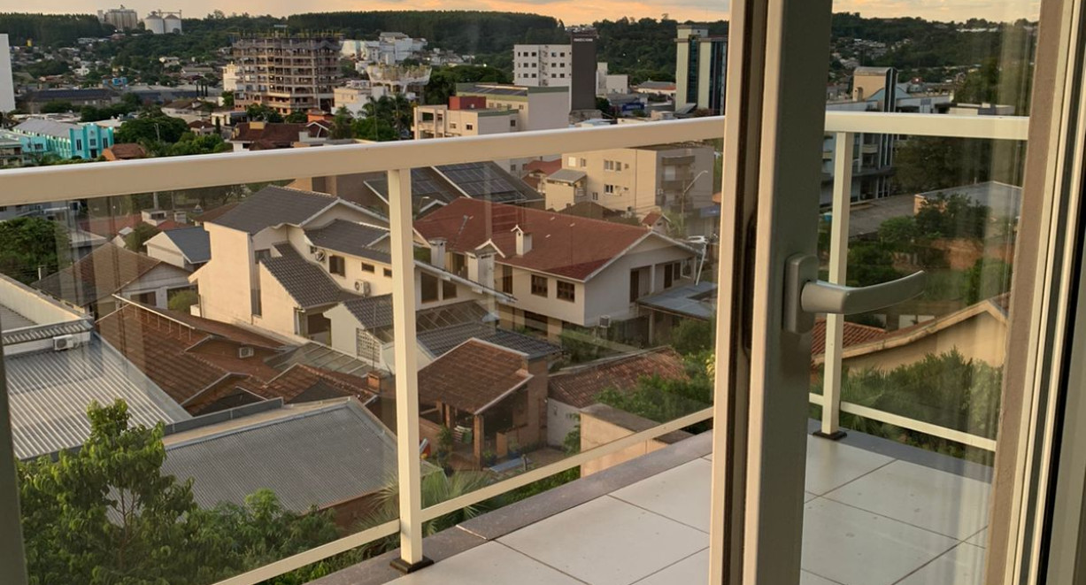 Apartamento à venda no Ed. Dawos - Av Santa Cruz