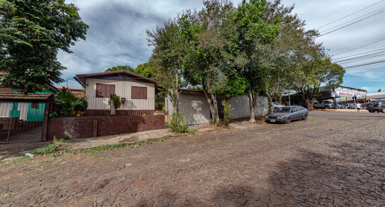 Terreno de esquina no centro - Rua Girua, esquina Dr. João Dahne