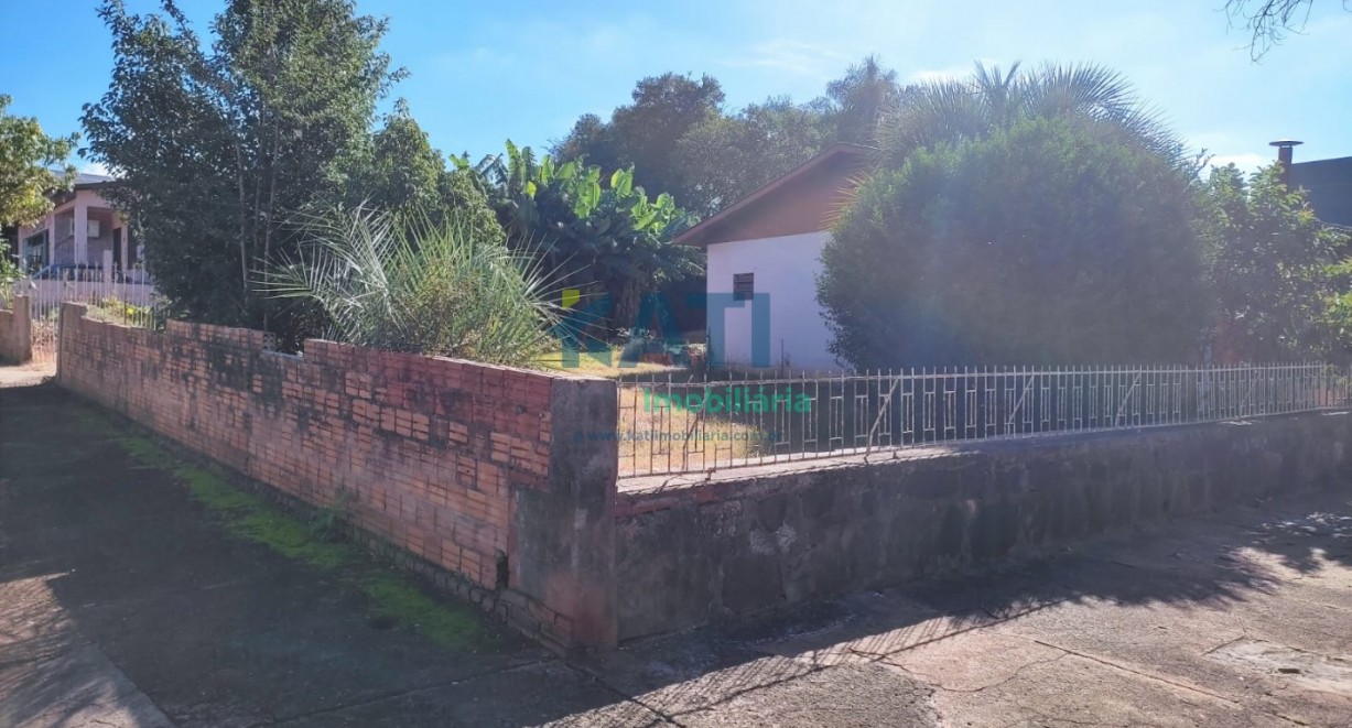 Casa de esquina, próximo ao Sesi - Rua Cristóvão Leopoldo Meinertz