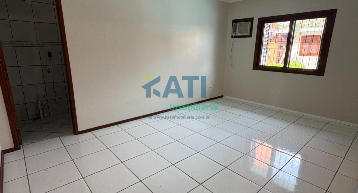 Casa com piscina na Esplanada - Rua Carlos Heinze
