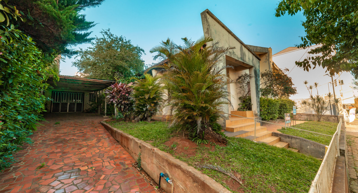 Casa com 20 metros de frente - Rua Rio Grande