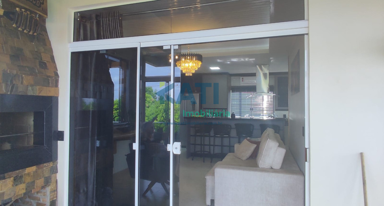 Apartamento mobiliado para locação - Rua Alvino Bieler