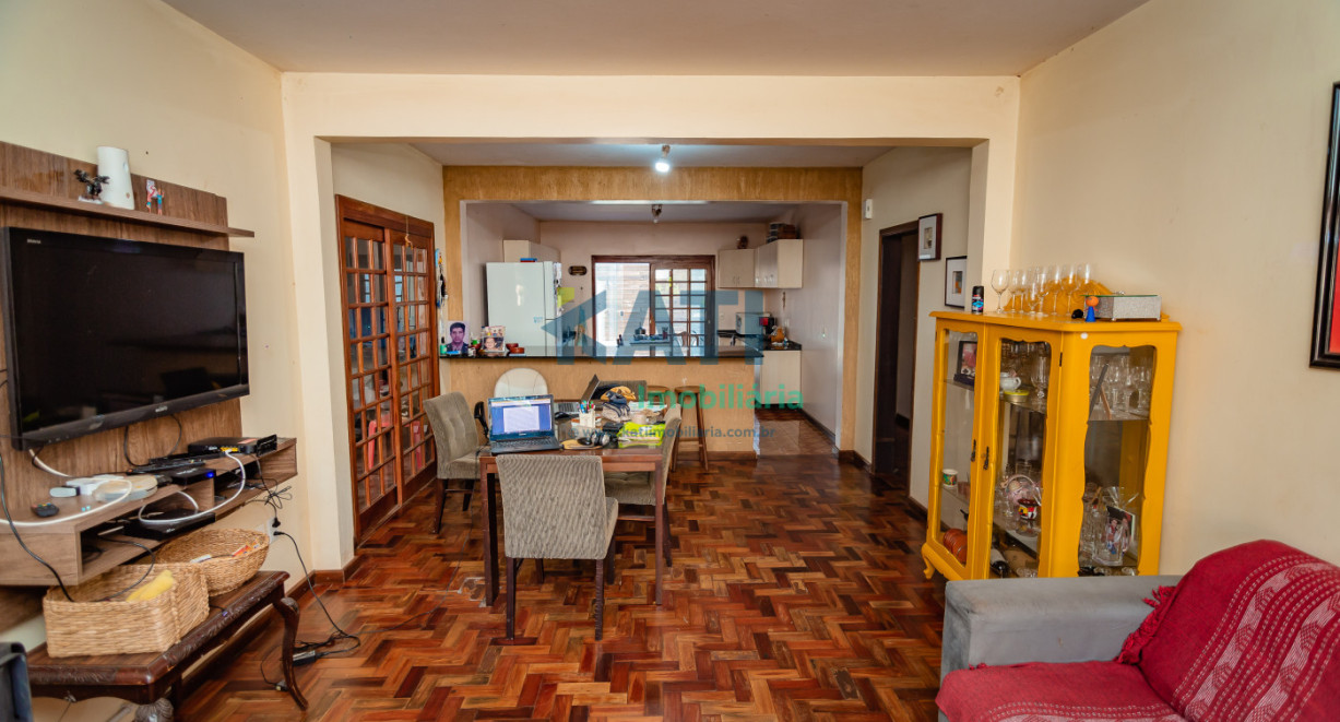 Casa com piscina em bairro nobre - Rua Arsênio Zorzan Sobrinho