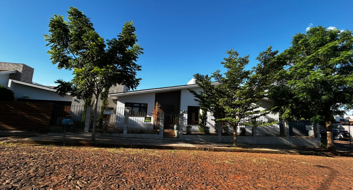 Casa de esquina alto padrão - Rua Barão do Rio Branco