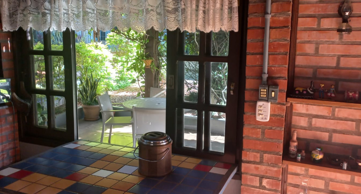 Casa semi mobiliada para locação no centro. - Rua João Dahne