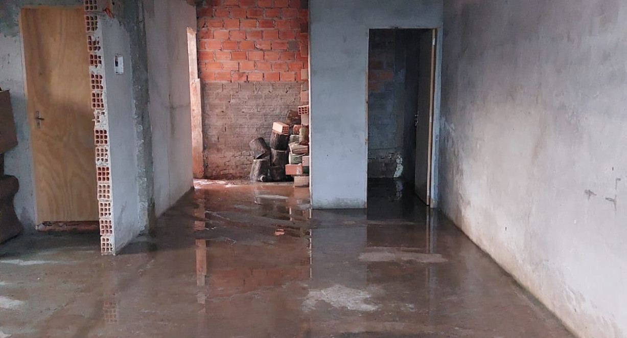 Casa no Lot. Caminho das Águas - Rua das Guajuviras