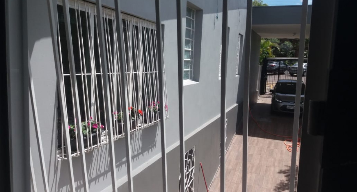 Amplo terreno com casa de esquina! - Rua Dr. João Danhe