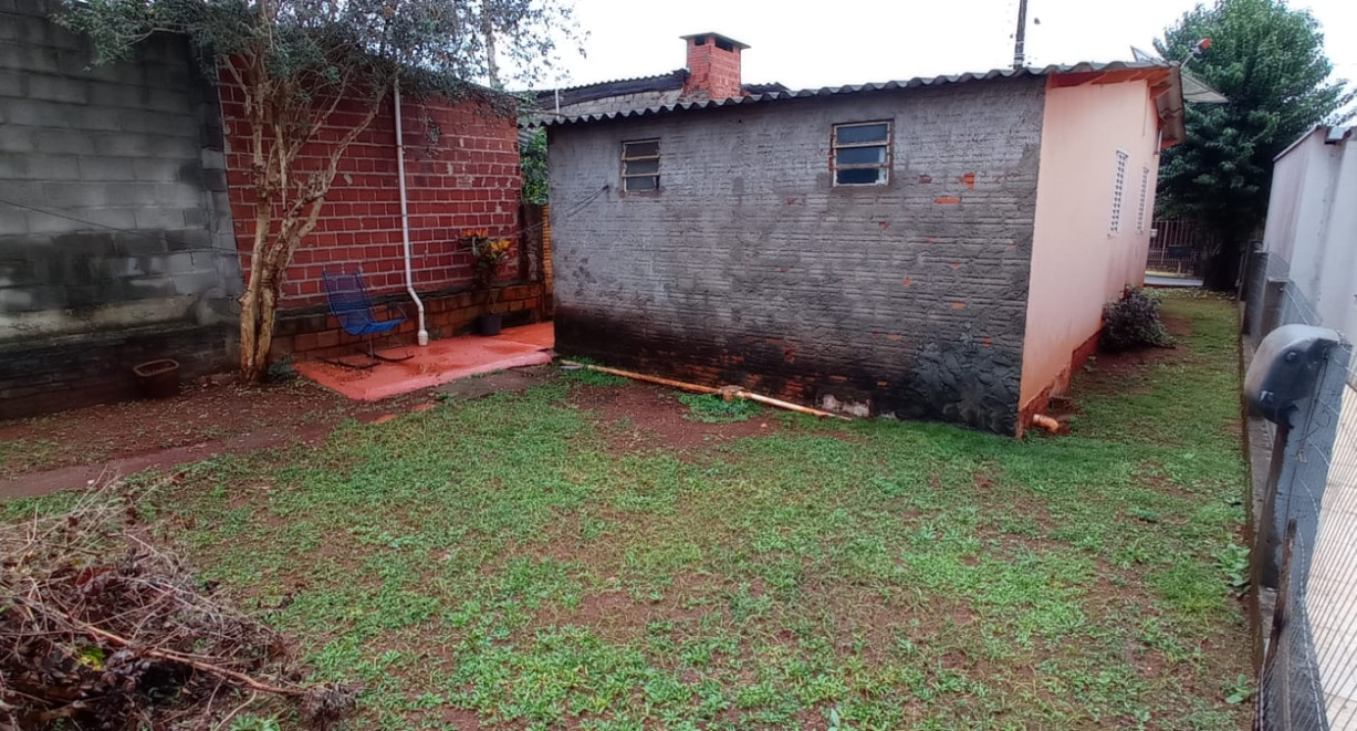 Casa a venda no bairro Planalto - Rua Professor Liberato Salzano
