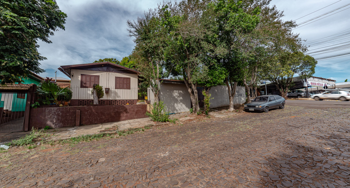 Terreno de esquina no centro - Rua Girua, esquina Dr. João Dahne