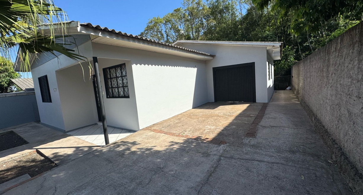 Casa para venda no bairro Sulina - Rua Belo Horizonte