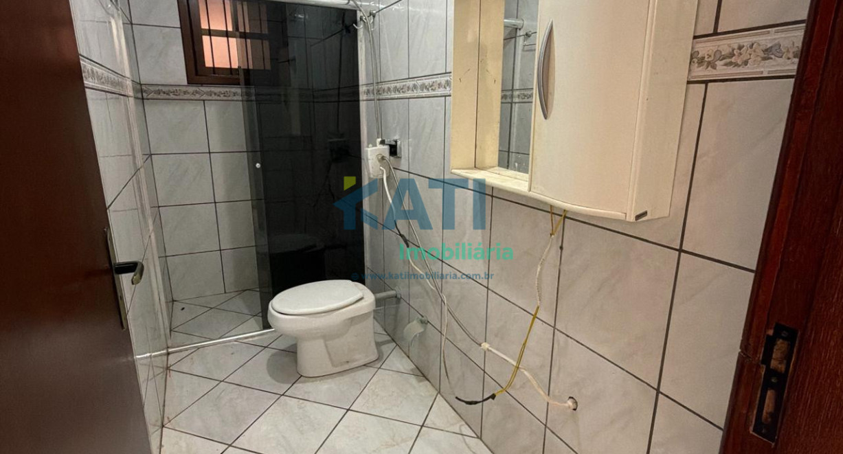 Casa com piscina na Esplanada - Rua Carlos Heinze