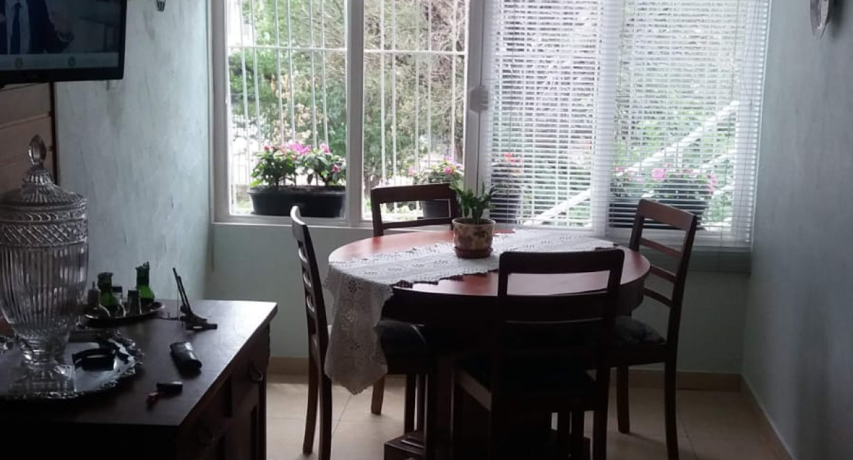 Casa semi mobiliada para locação no centro. - Rua João Dahne