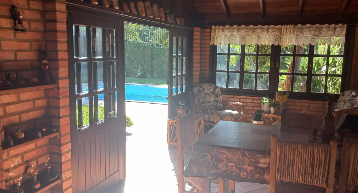 Casa semi mobiliada para locação no centro. - Rua João Dahne