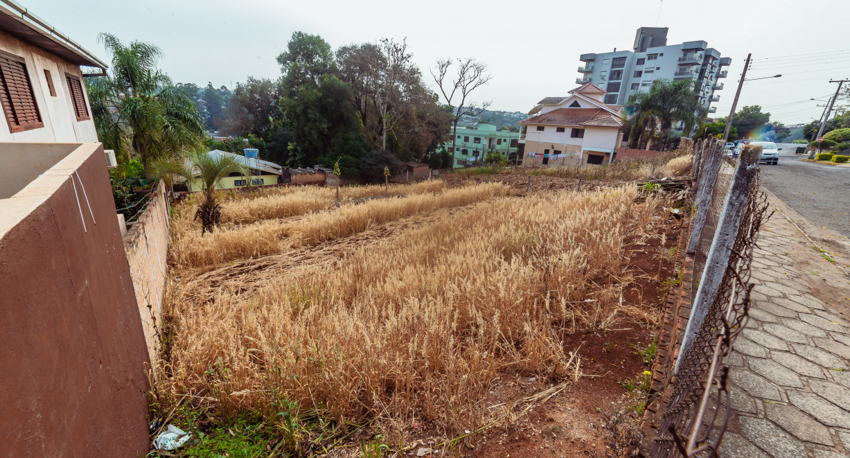 Quer construir? Temos o terreno Ideal! - Rua Marcilio Dias