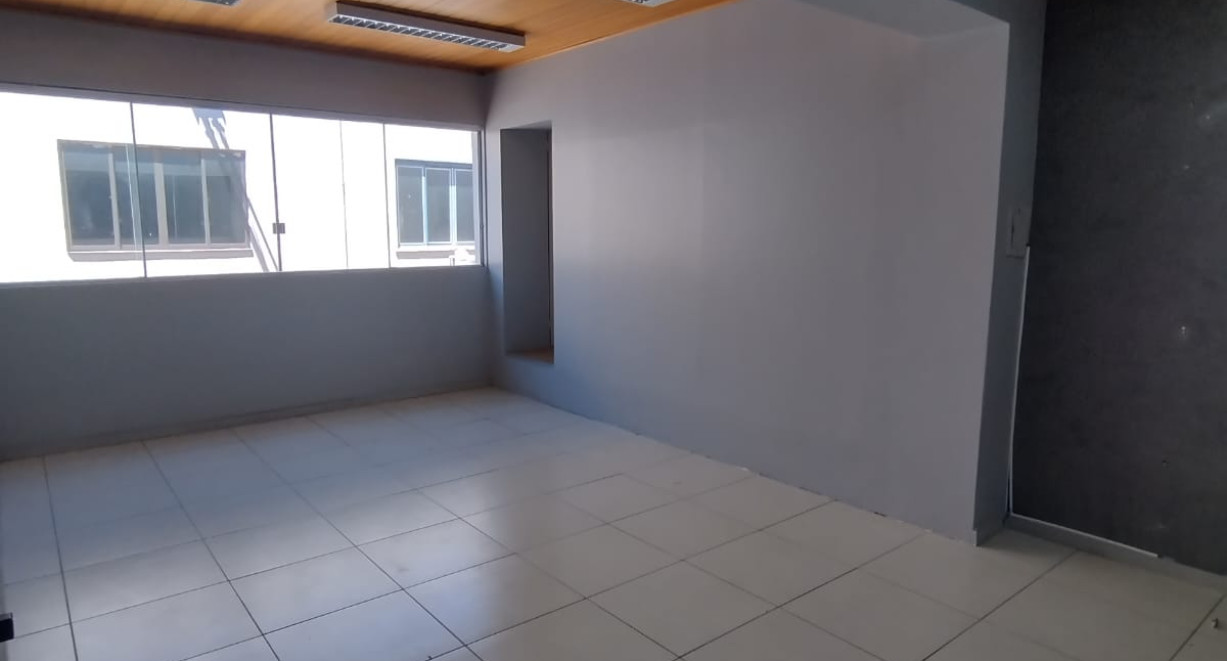 Sala comercial no Ed. Ferramis - Av América
