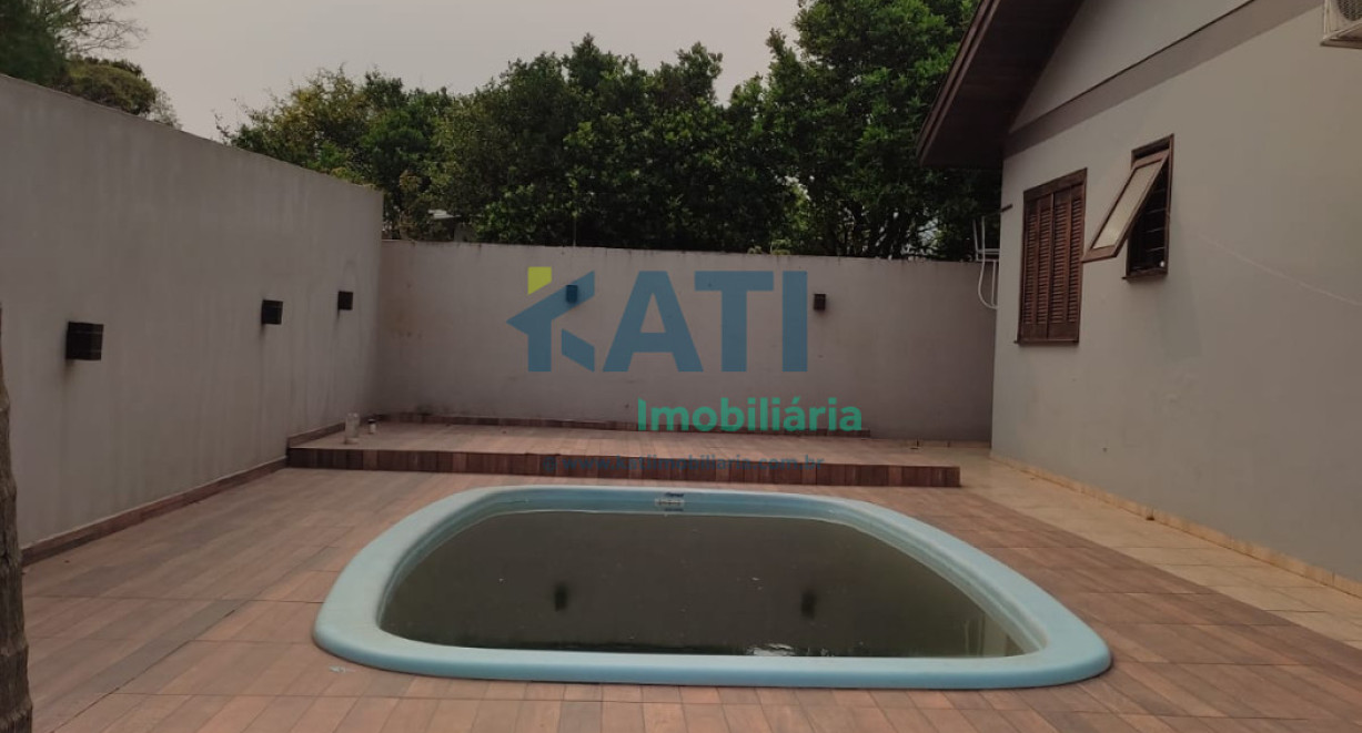 Casa na Sulina, com piscina - Rua São Borja