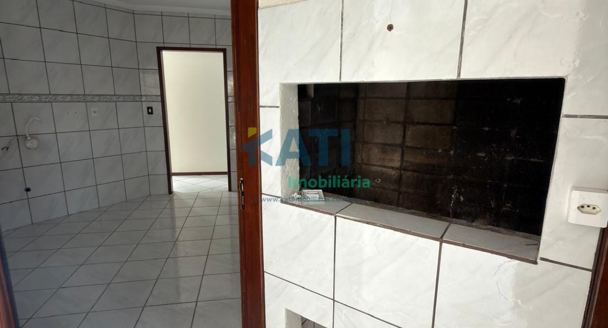 Casa com piscina na Esplanada - Rua Carlos Heinze