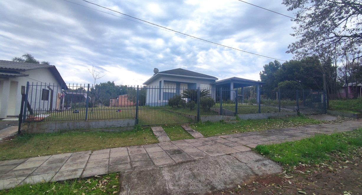 Casa no bairro Cruzeiro - Rua Candido Freire