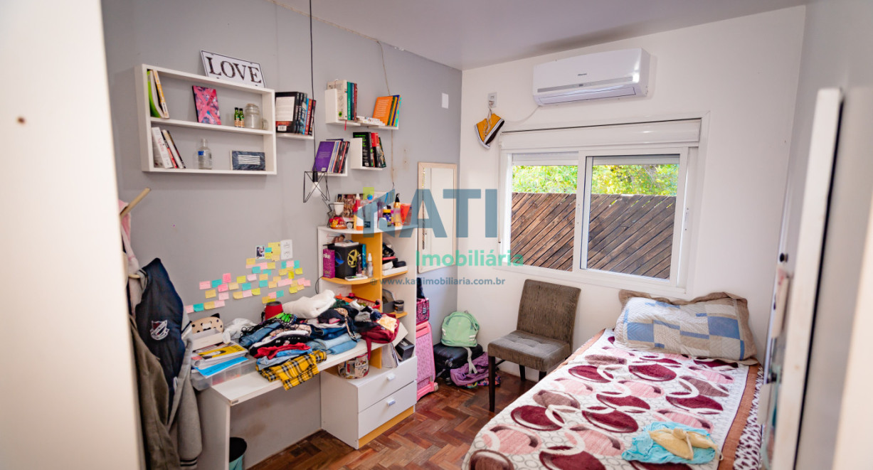 Casa com piscina em bairro nobre - Rua Arsênio Zorzan Sobrinho