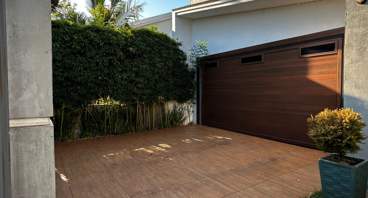 Casa de esquina alto padrão - Rua Barão do Rio Branco