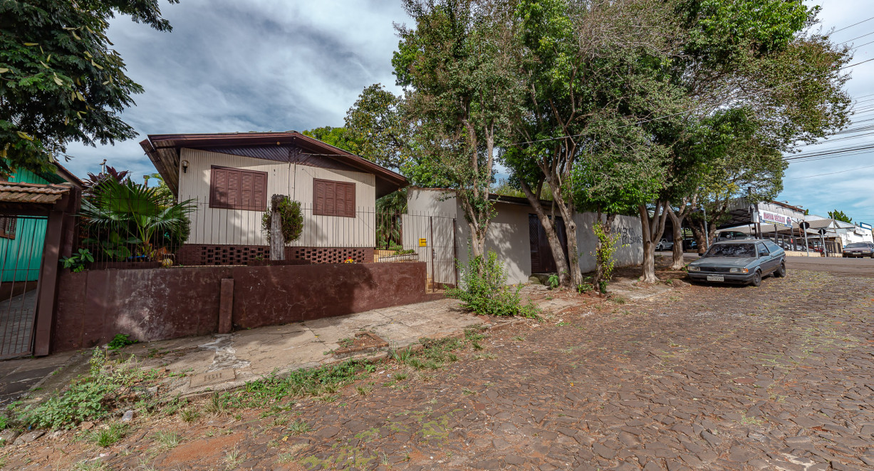 Terreno de esquina no centro - Rua Girua, esquina Dr. João Dahne