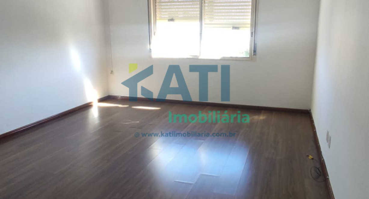 Apto no 3º andar, com boa localização - Av. Rio Branco