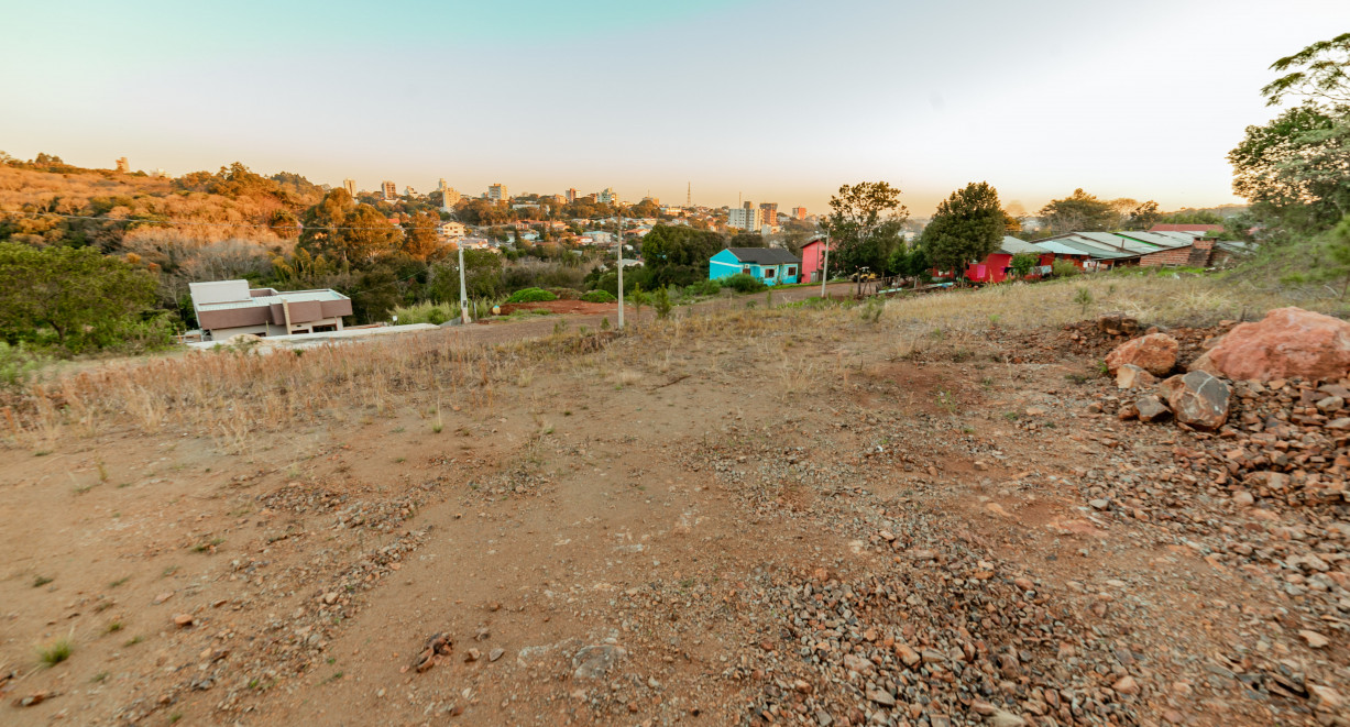 Vai Construir? Temos o terreno certo para Você! - Rua Bom Fim