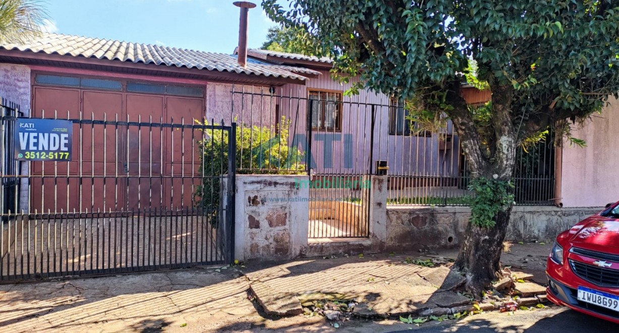 Casa de esquina, próximo ao Sesi - Rua Cristóvão Leopoldo Meinertz