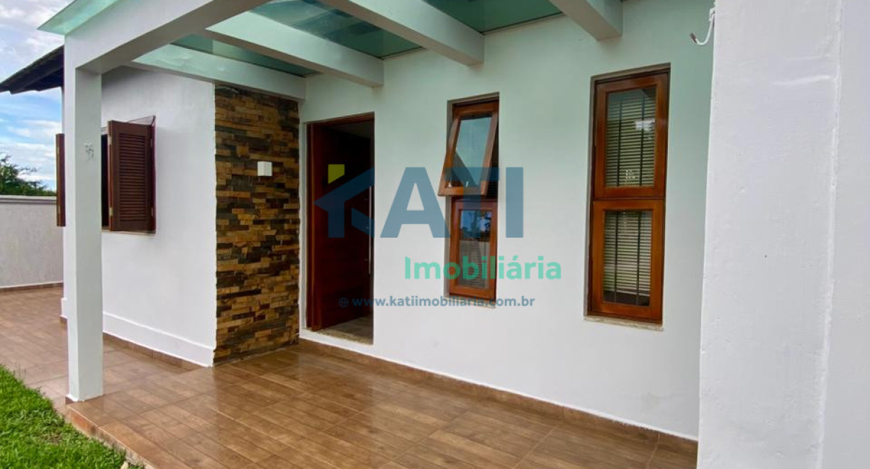 Casa com piscina no Bairro São Francisco - Rua Padre Eduardo Bogo
