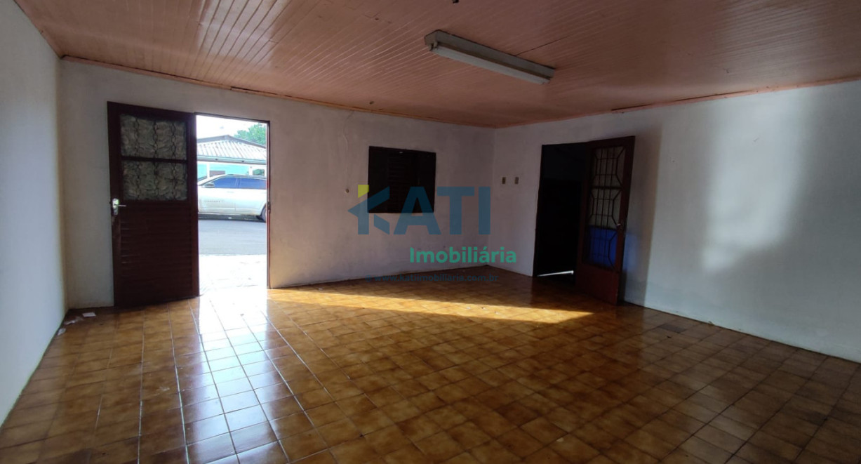 Casa na Sulina, com terreno amplo - Rua Guilherme Kroth