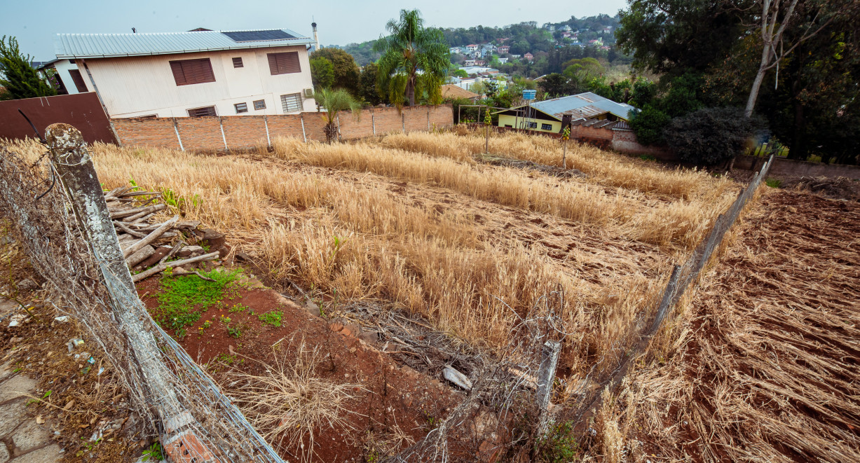 Quer construir? Temos o terreno Ideal! - Rua Marcilio Dias