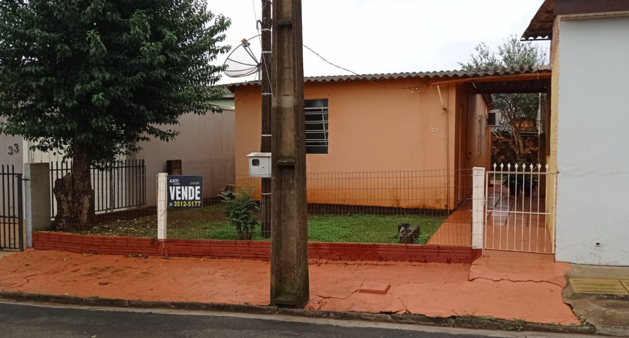 Casa a venda no bairro Planalto - Rua Professor Liberato Salzano
