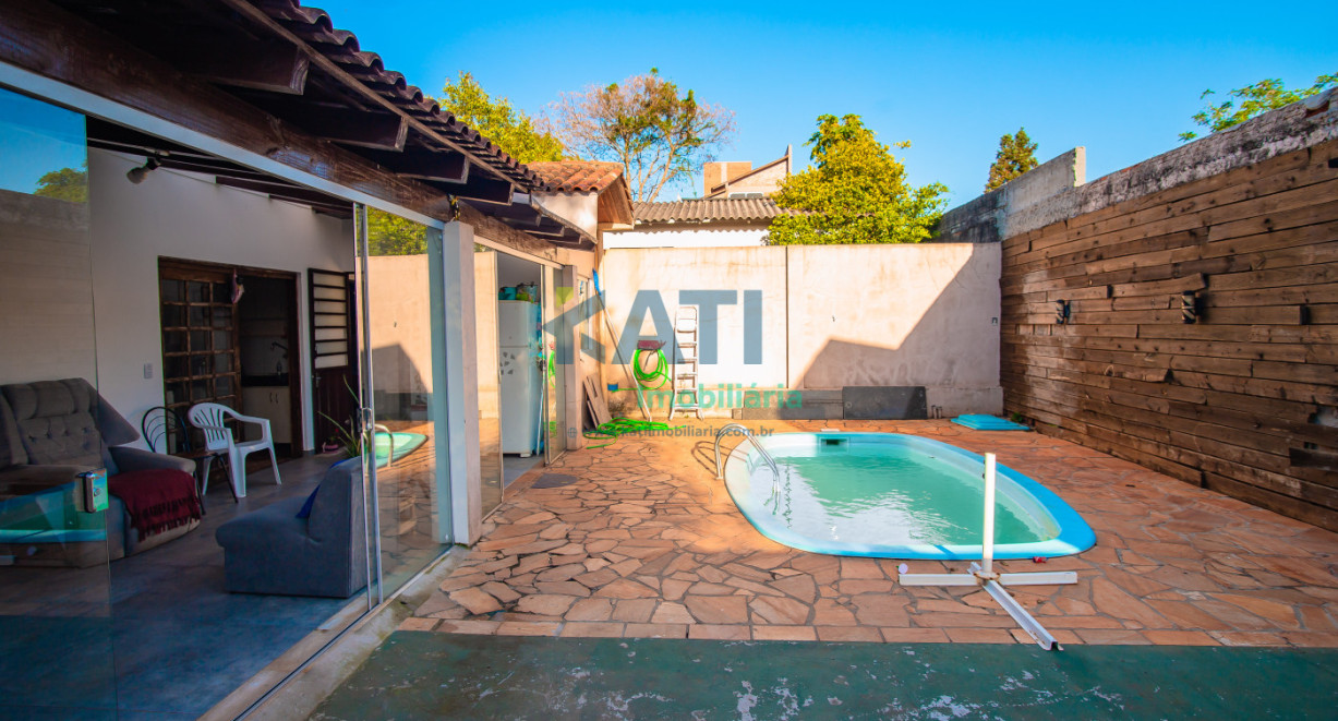 Casa com piscina em bairro nobre - Rua Arsênio Zorzan Sobrinho