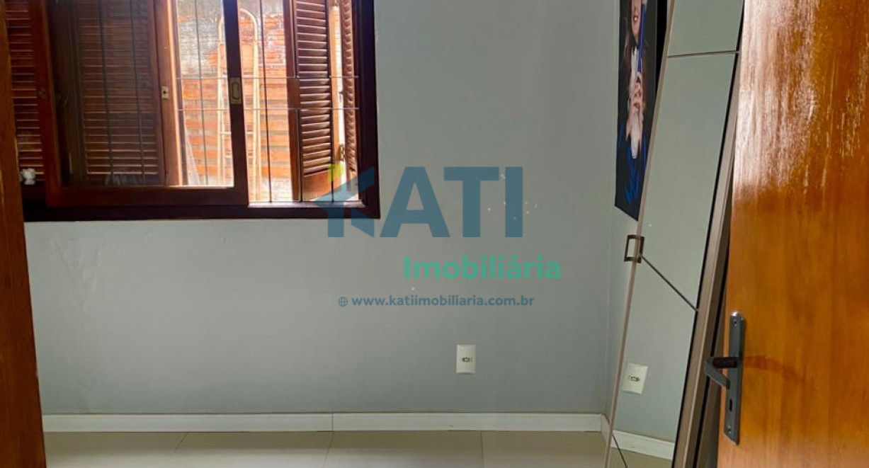 Casa com piscina no Bairro São Francisco - Rua Padre Eduardo Bogo