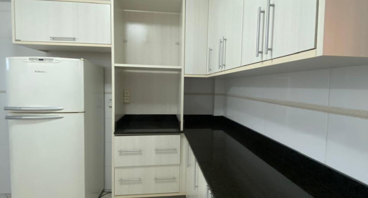 Apartamento semi mobiliado para locação em Santa Maria. - Rua João Batista da Cruz Jobim