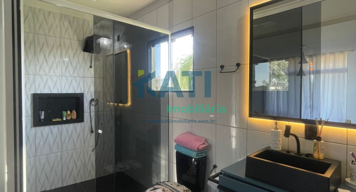 Apartamento mobiliado para locação - Rua Alvino Bieler