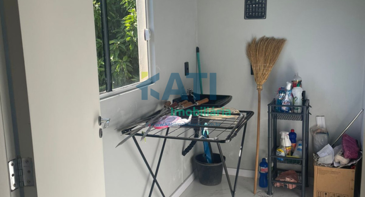 Apartamento mobiliado para locação - Rua Alvino Bieler