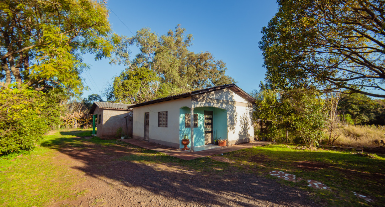 Terreno com duas casas de alvenaria! - Rua São Salvador