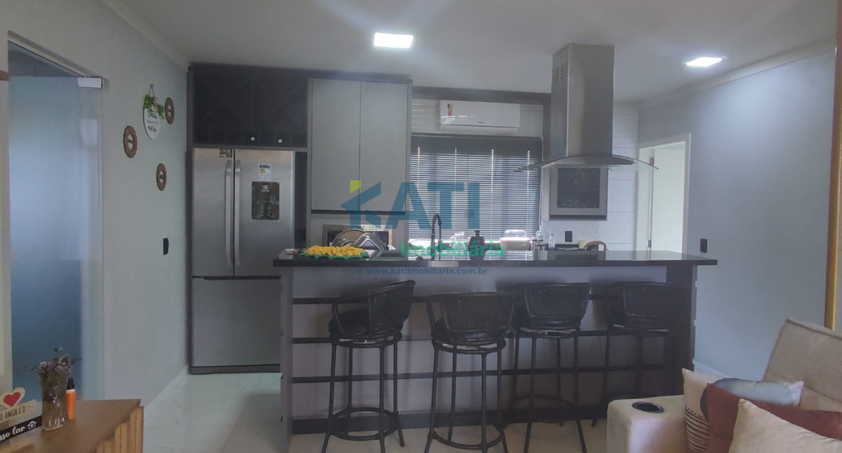 Apartamento mobiliado para locação - Rua Alvino Bieler