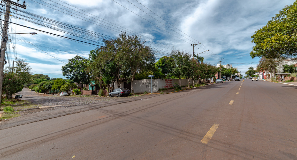 Terreno de esquina no centro - Rua Girua, esquina Dr. João Dahne