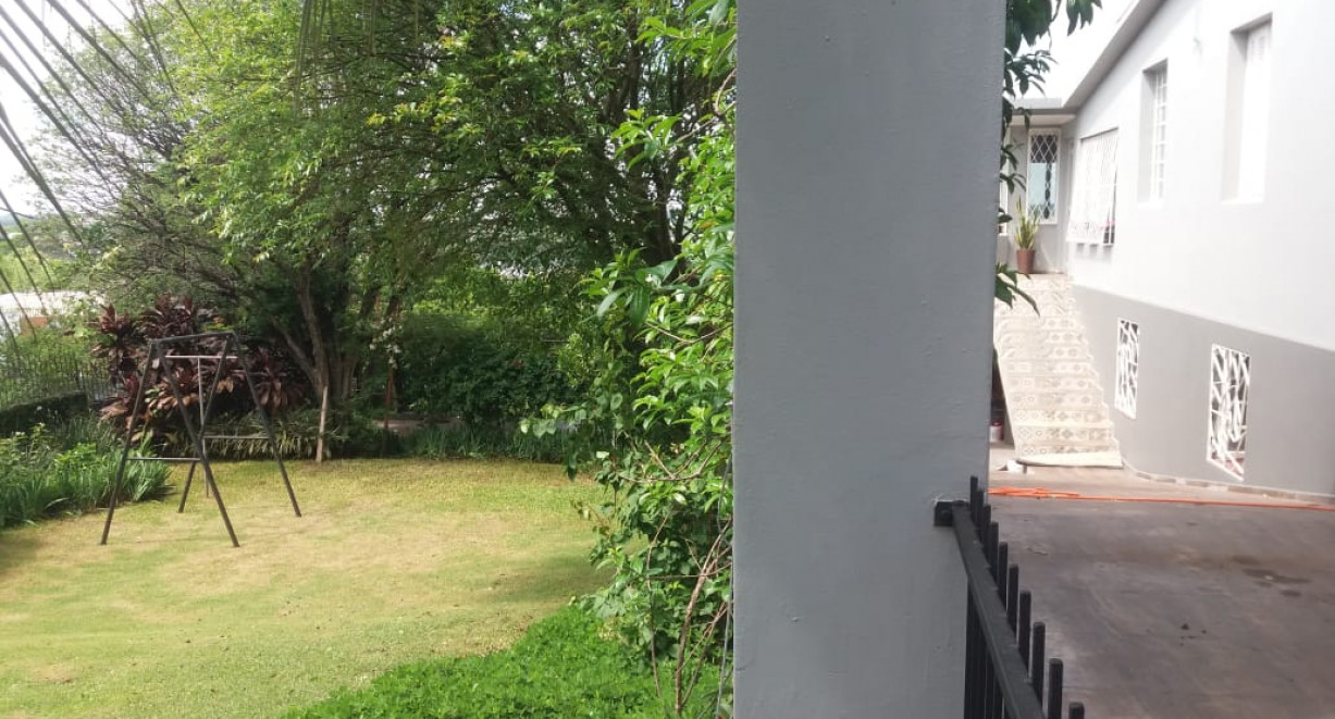 Amplo terreno com casa de esquina! - Rua Dr. João Danhe