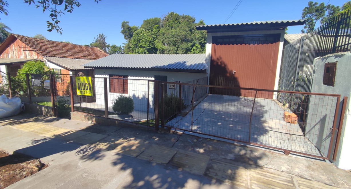 Casa para  venda no bairro Glória - Rua Apolo