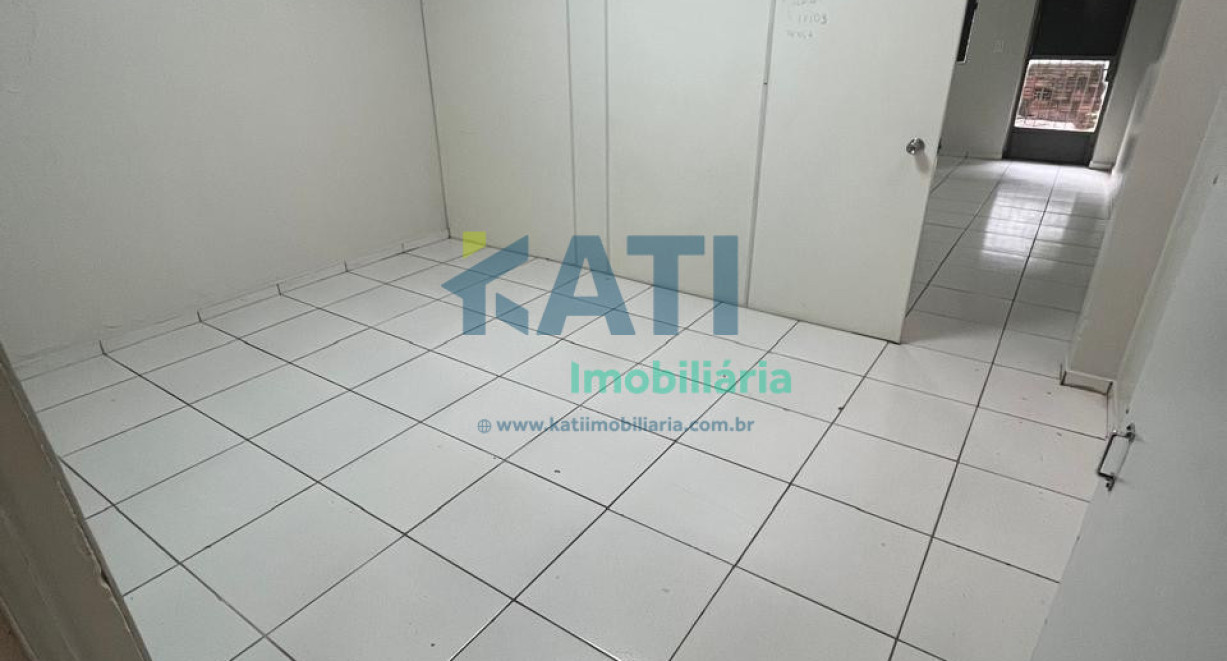 Sala térrea no ed. Vigor - Av Inhacora