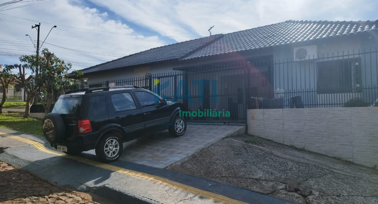 Casa de esquina, Bairro Cruzeiro - Av. Fermino de Paula